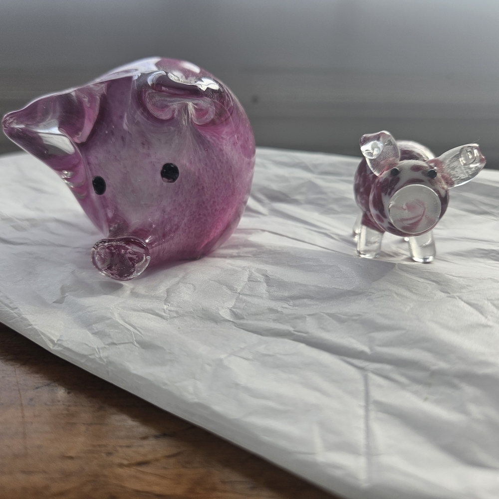 Charming Glass Pig Figurine Set in Purple